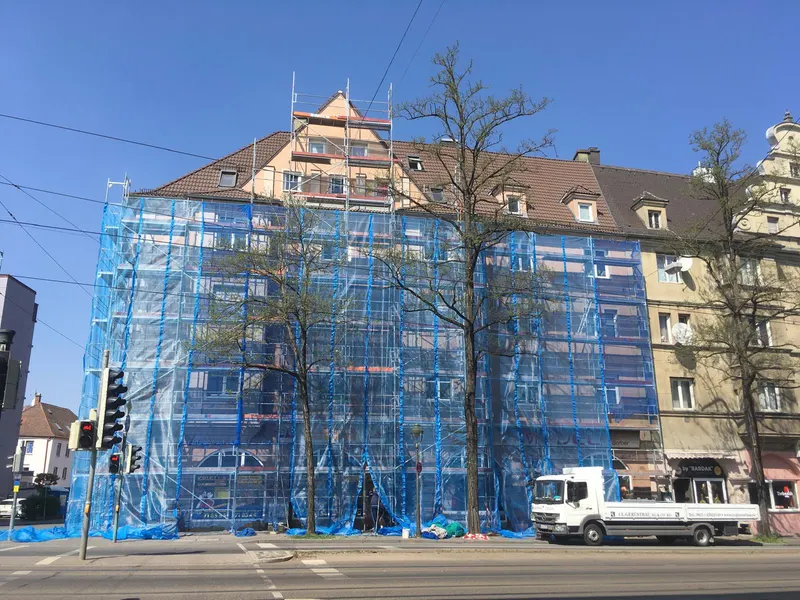 Gerüst mit integriertem Treppenturm